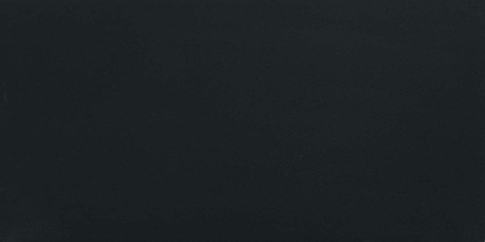 Color Black